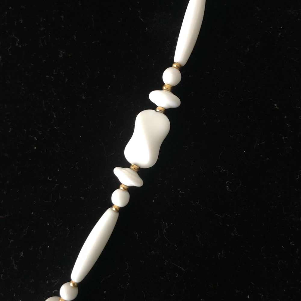 Rare Milk Glass Art Deco Necklace vintage-Antique stunning jewellery collector - Picture 5 of 12